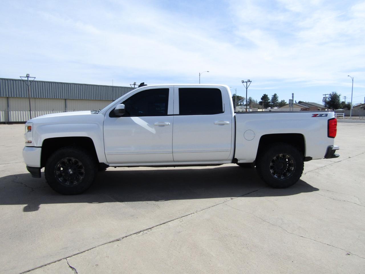 Chevrolet Silverado 1500 4WD Crew Cab 143.5" LT w/2LT 2018