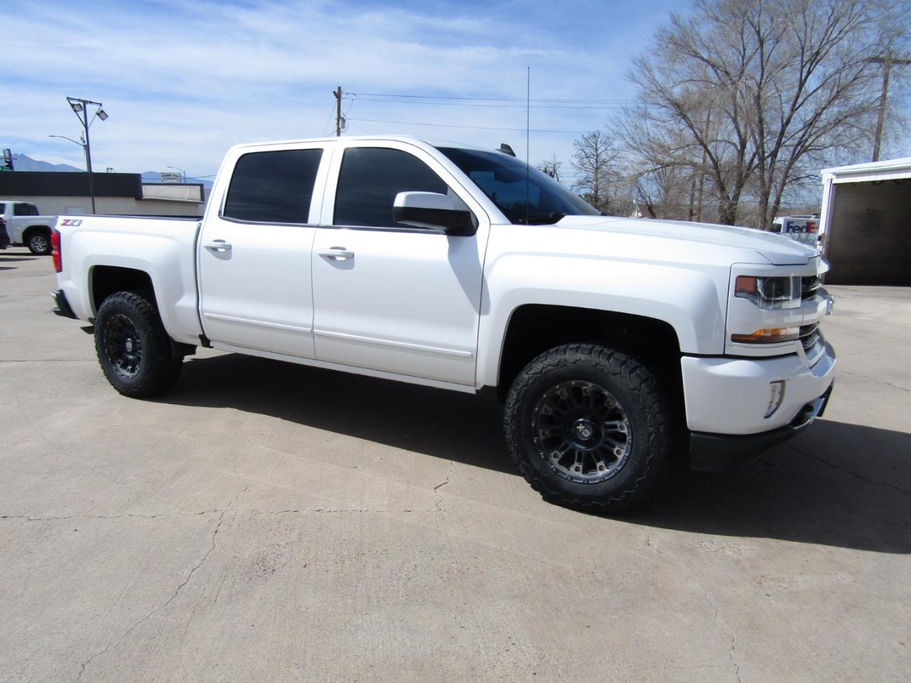 Chevrolet Silverado 1500 4WD Crew Cab 143.5" LT w/2LT 2018