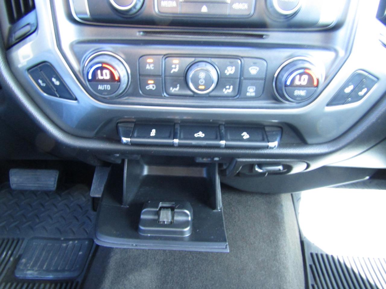 Chevrolet Silverado 1500 4WD Crew Cab 143.5" LT w/2LT 2018