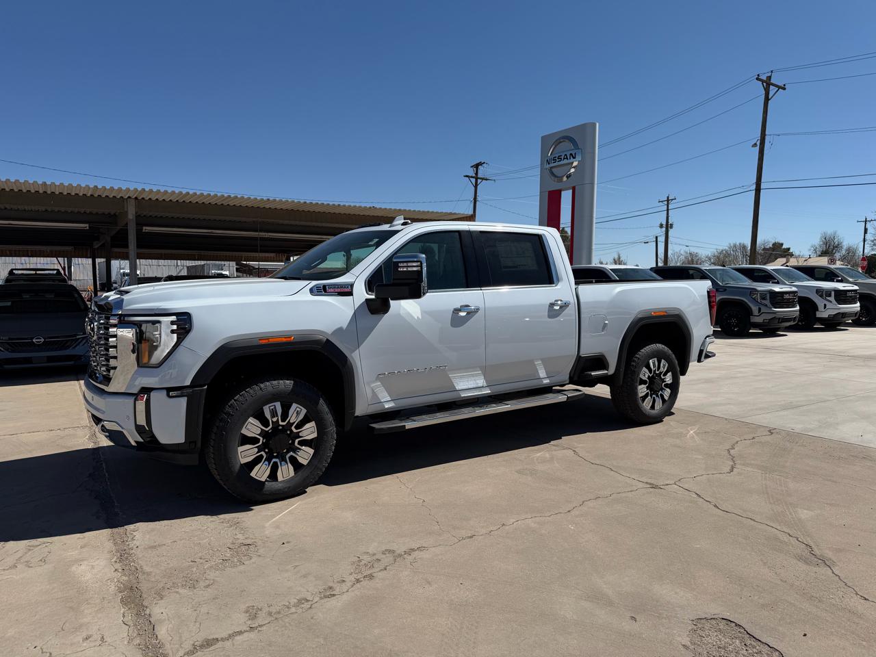 GMC Sierra 2500HD 4WD Crew Cab 159" Denali 2026