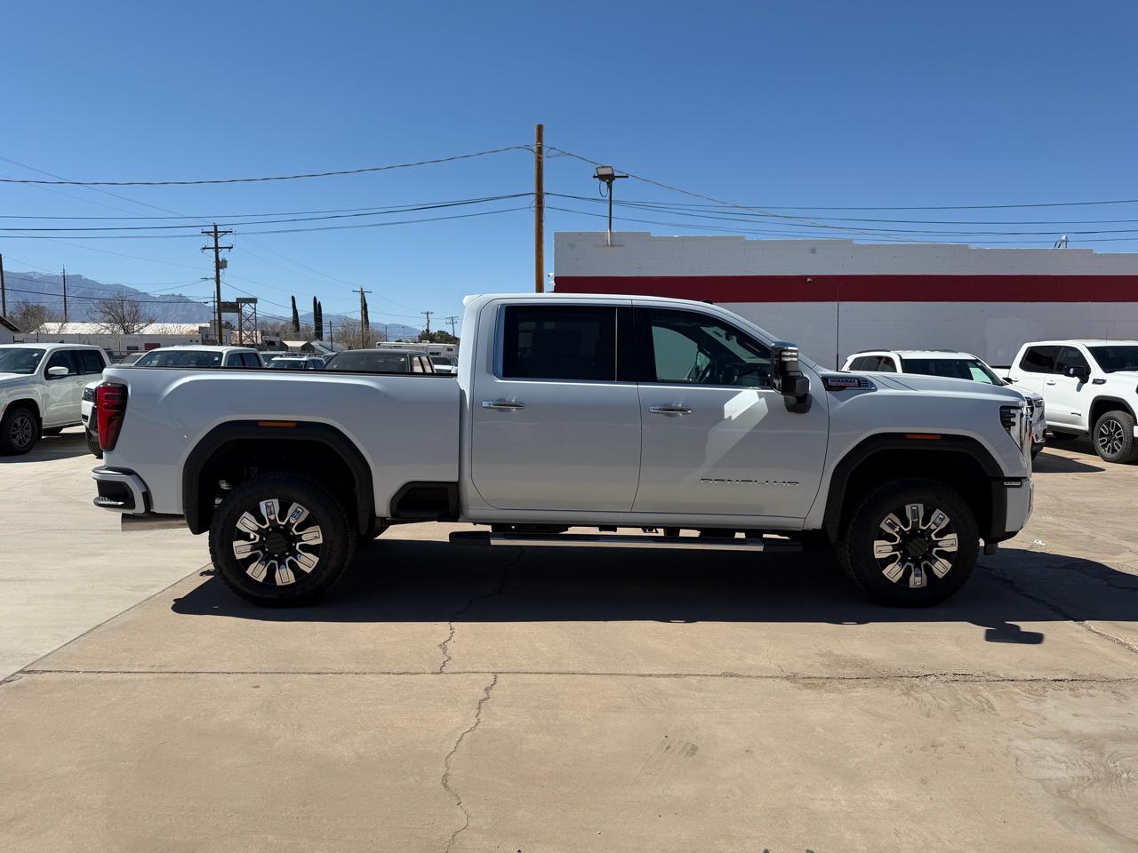 GMC Sierra 2500HD 4WD Crew Cab 159" Denali 2026