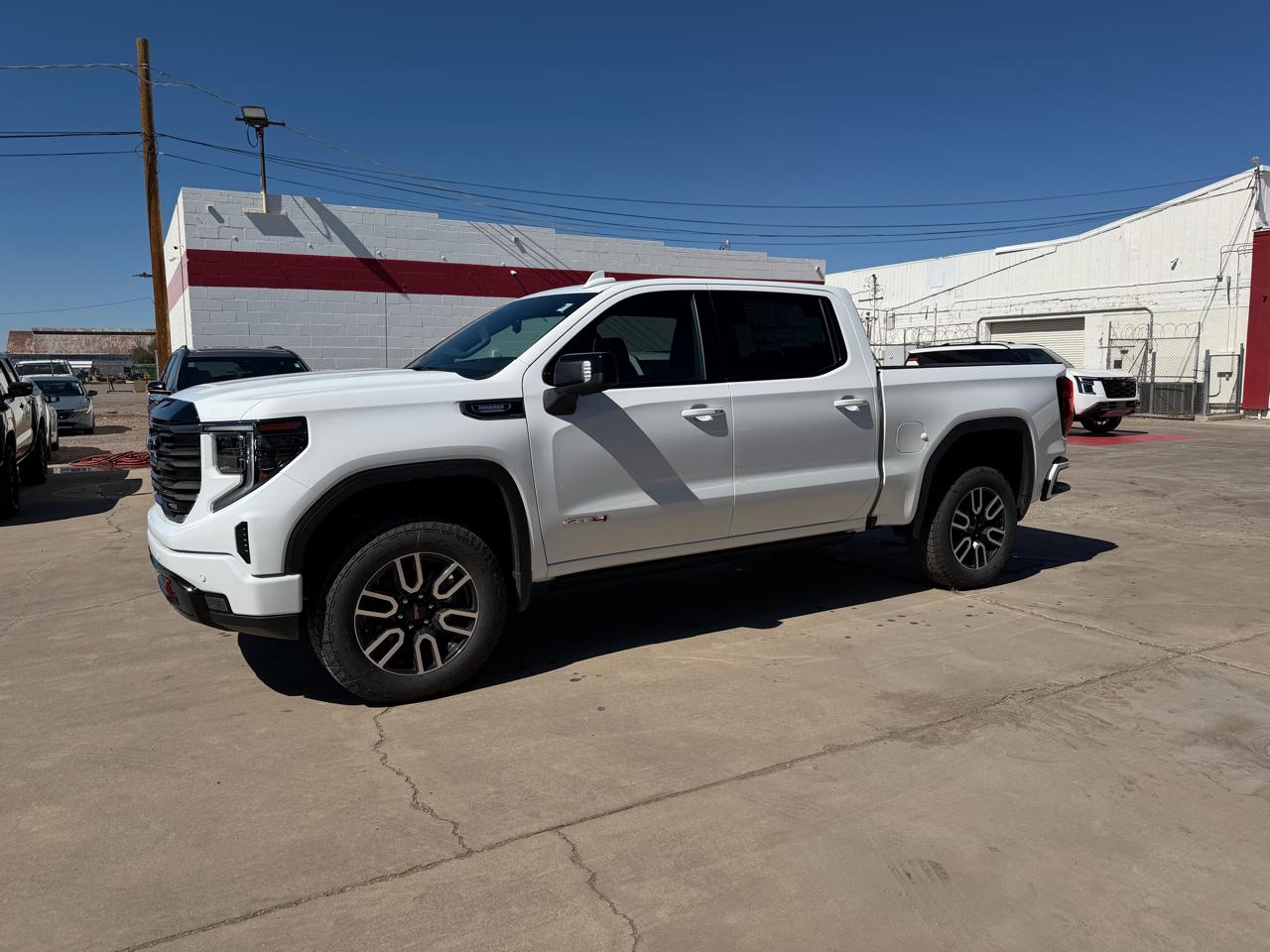 GMC Sierra 1500 4WD Crew Cab 147" AT4 2026