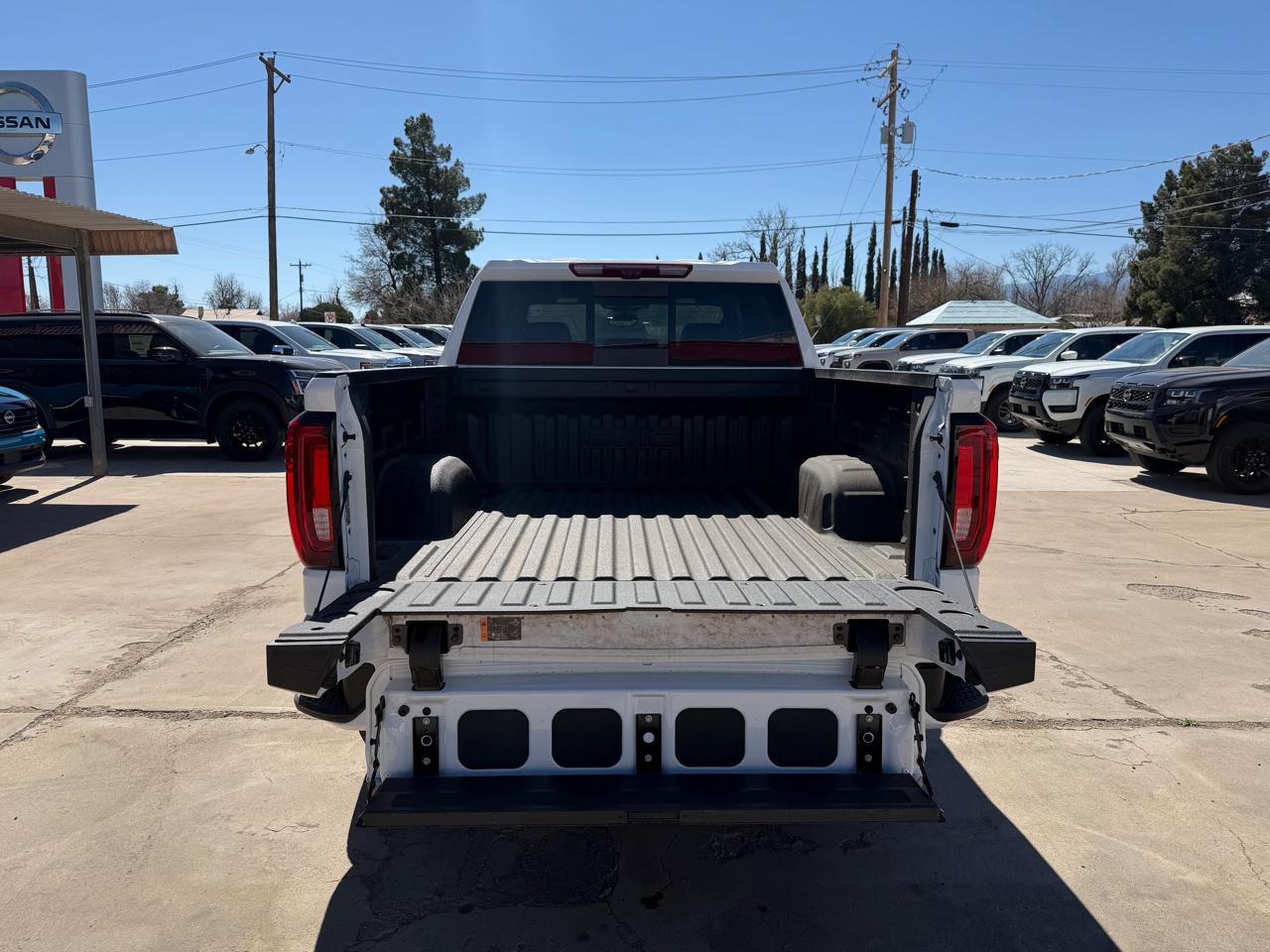 GMC Sierra 1500 4WD Crew Cab 147" AT4 2026