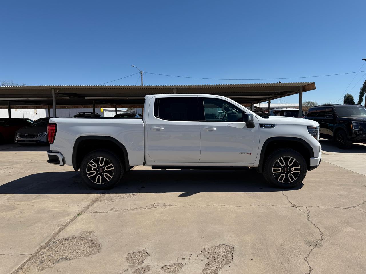 GMC Sierra 1500 4WD Crew Cab 147" AT4 2026