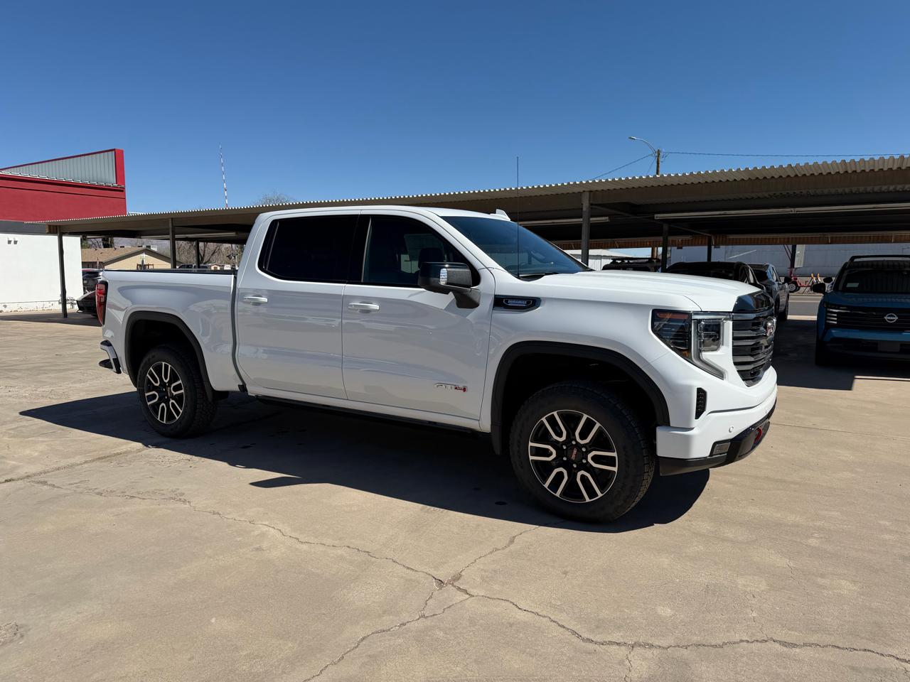 GMC Sierra 1500 4WD Crew Cab 147" AT4 2026