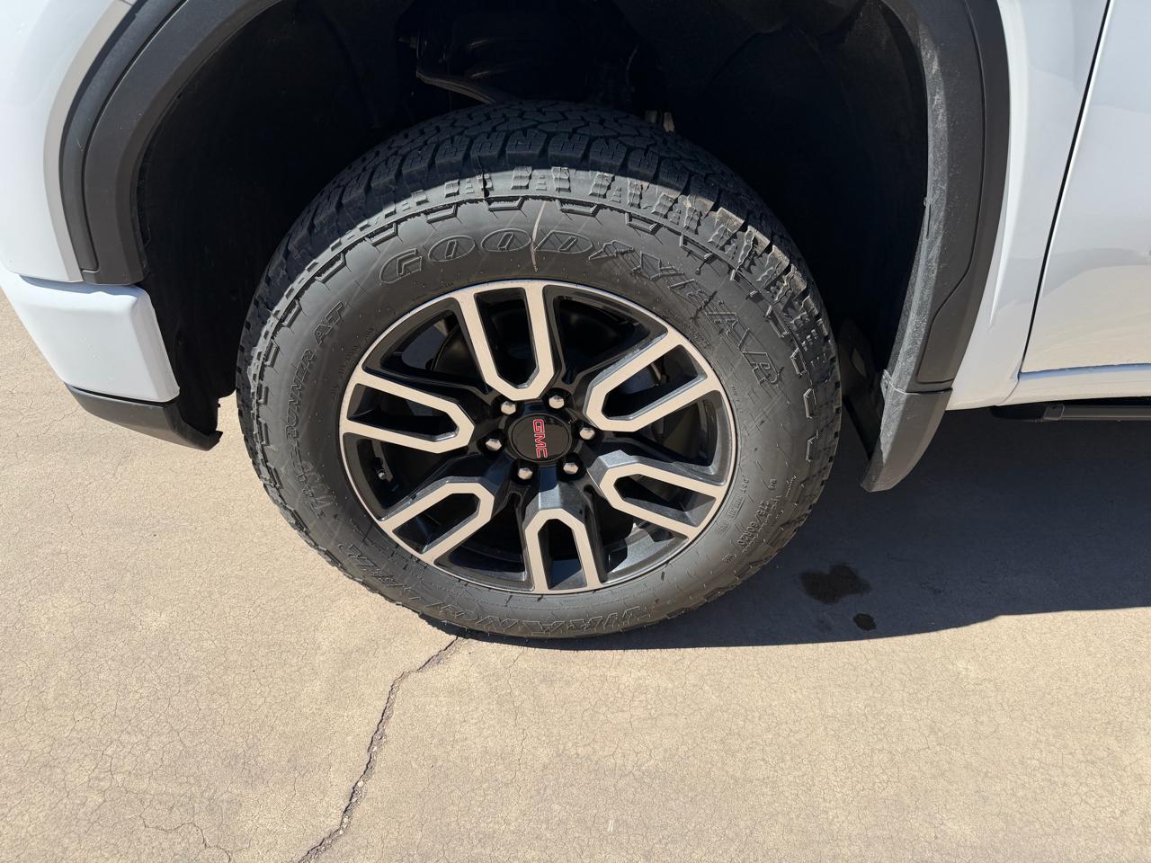 GMC Sierra 1500 4WD Crew Cab 147" AT4 2026