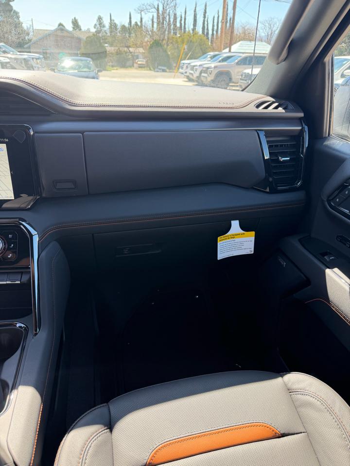 GMC Sierra 1500 4WD Crew Cab 147" AT4 2026