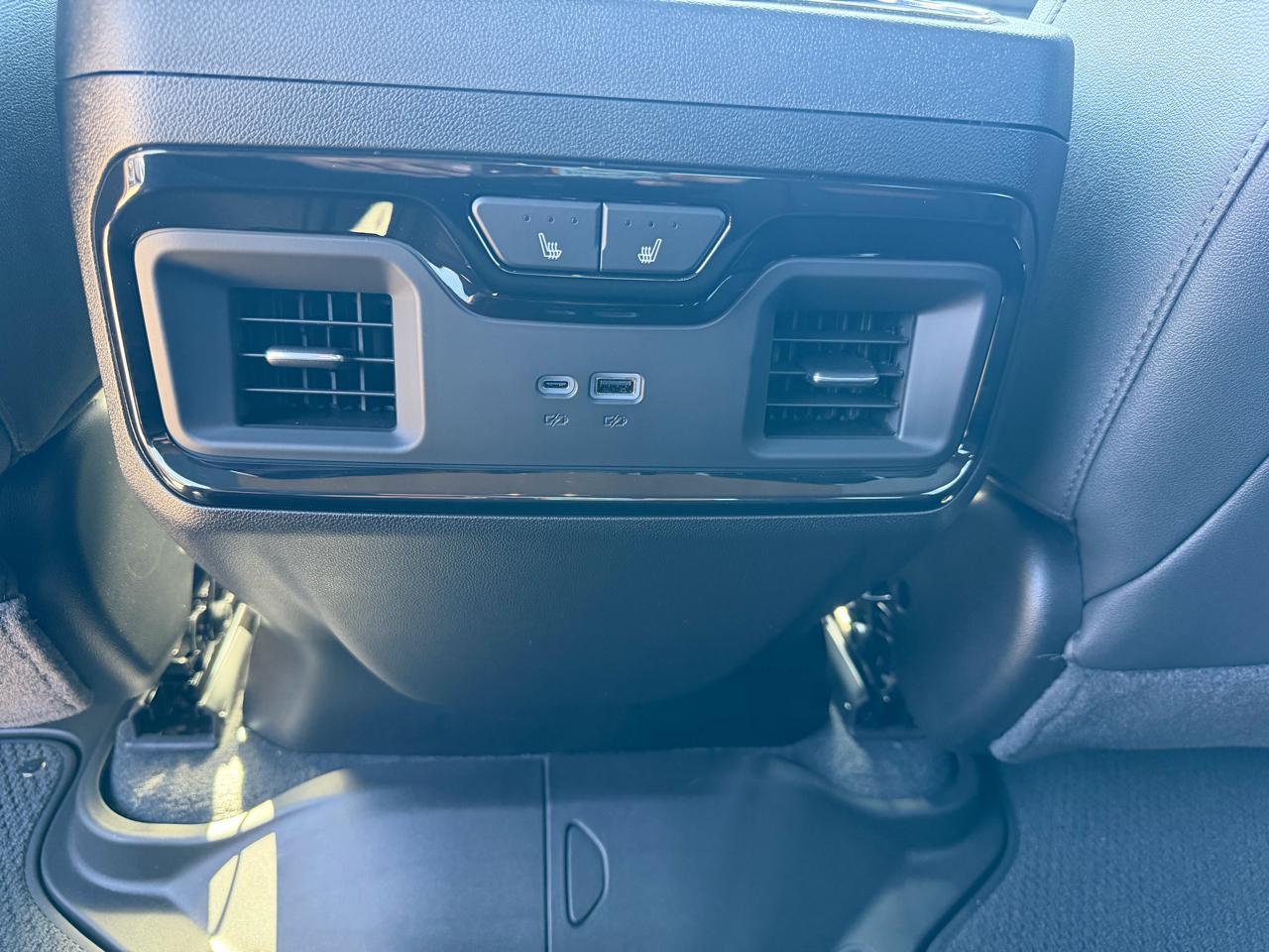 GMC Sierra 1500 4WD Crew Cab 147" AT4 2026