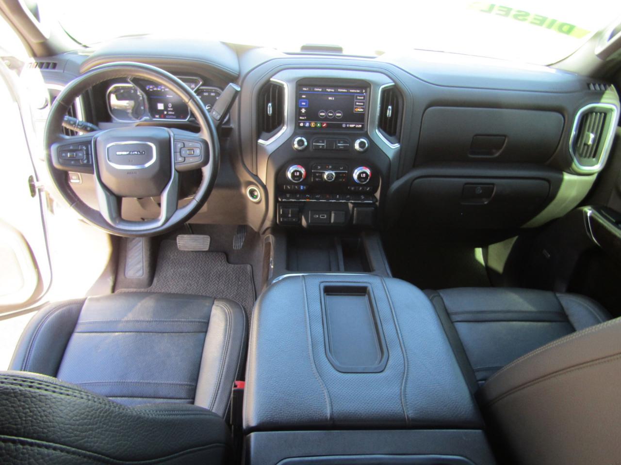 GMC Sierra 2500HD 4WD Crew Cab 159" Denali 2020