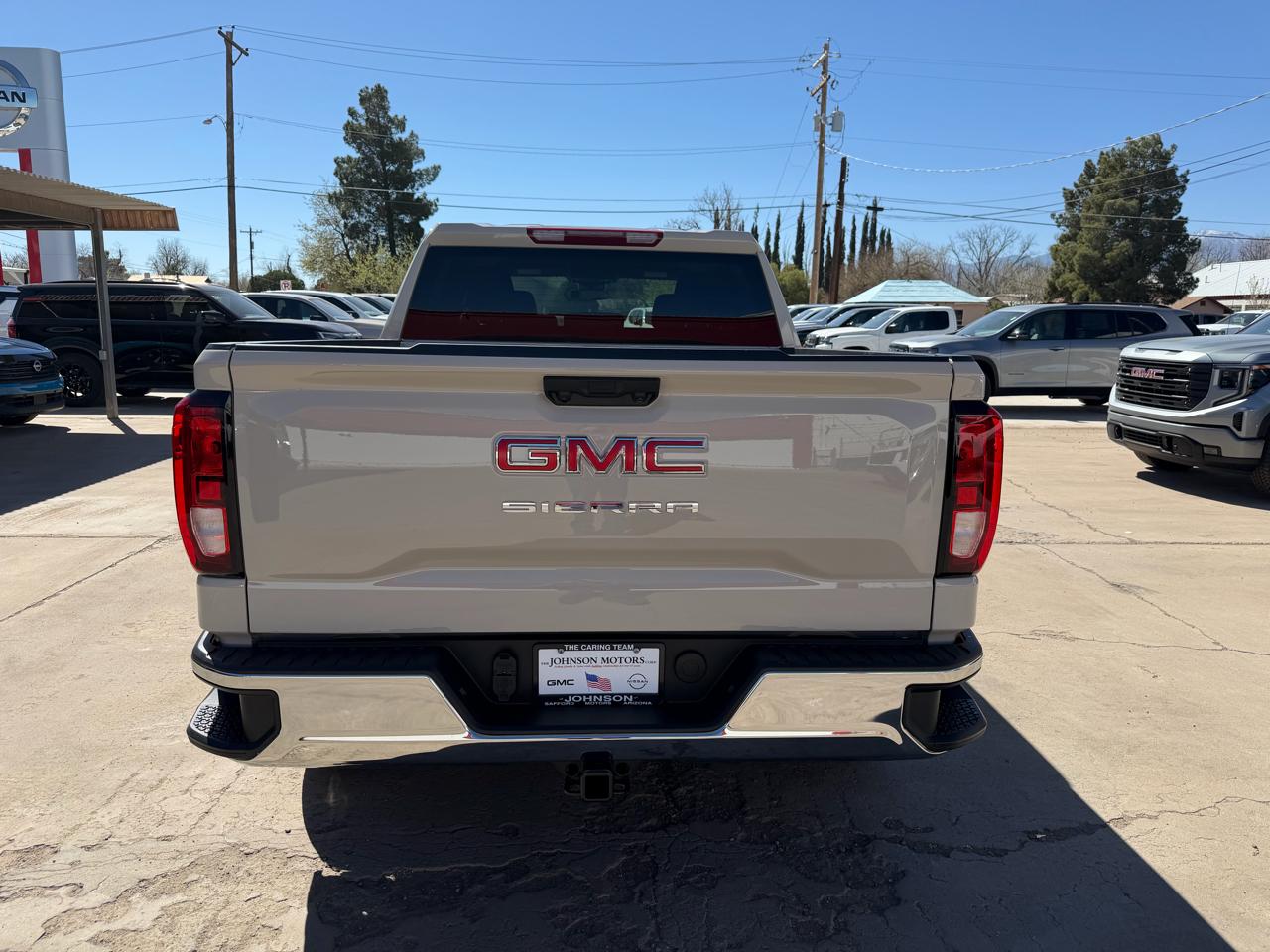 GMC Sierra 1500 4WD Crew Cab 147" Pro 2026