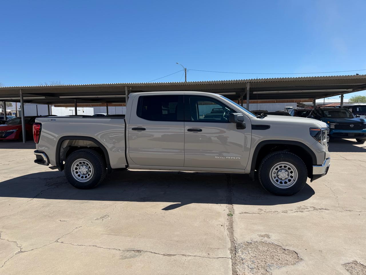 GMC Sierra 1500 4WD Crew Cab 147" Pro 2026