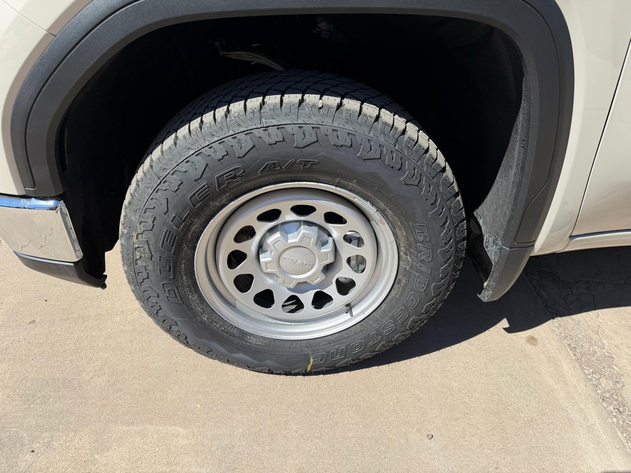 GMC Sierra 1500 4WD Crew Cab 147" Pro 2026