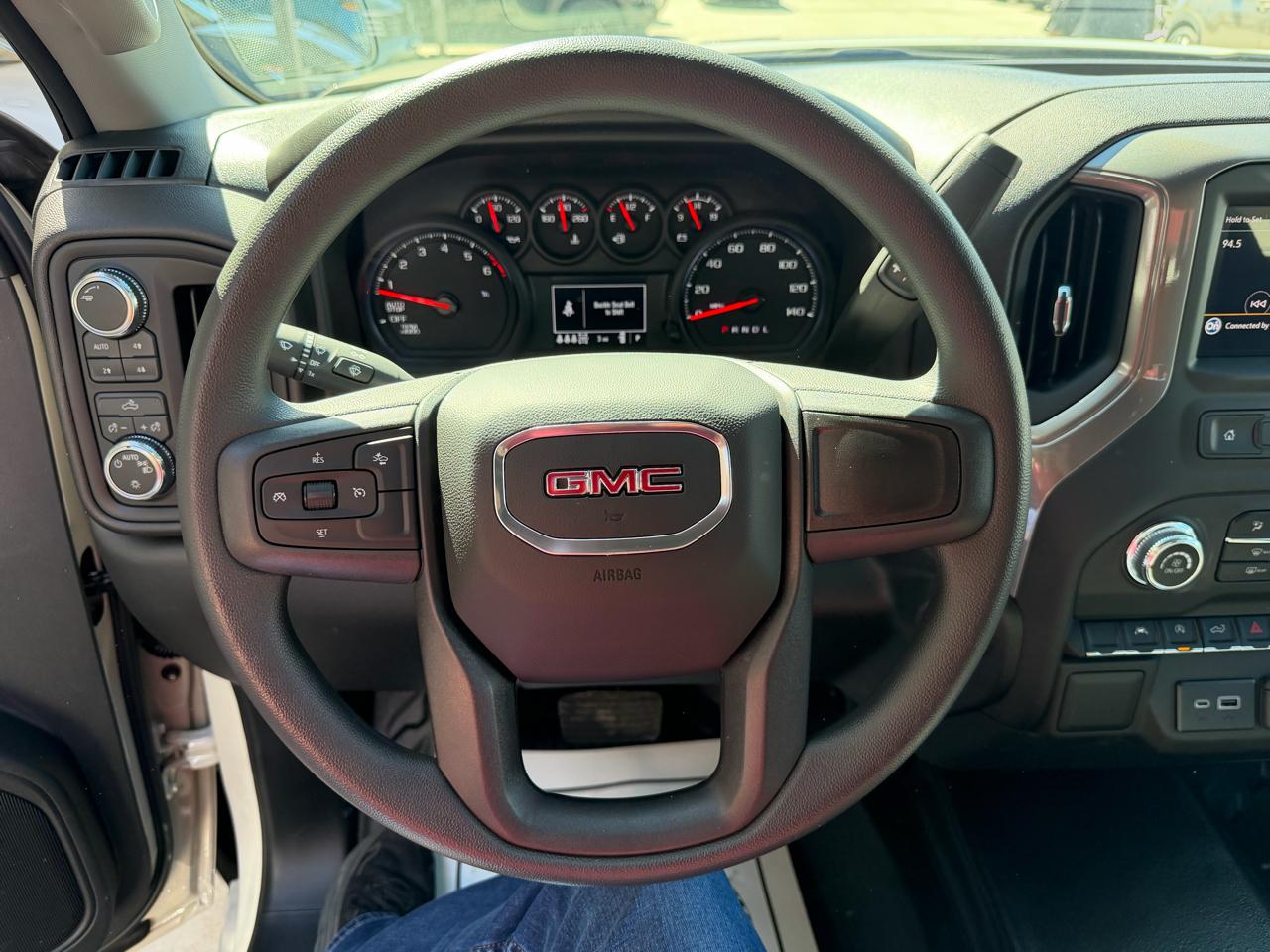 GMC Sierra 1500 4WD Crew Cab 147" Pro 2026