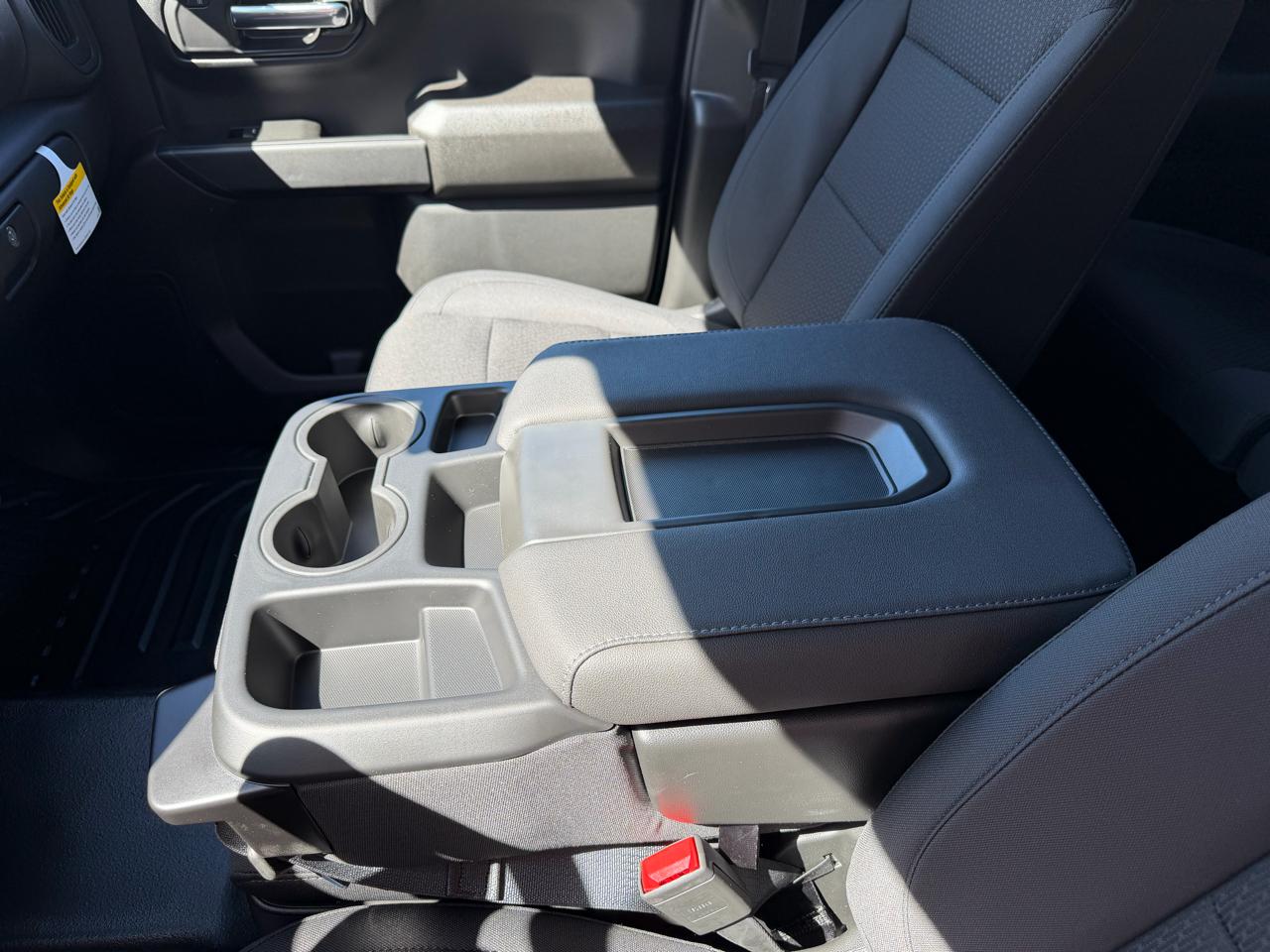 GMC Sierra 1500 4WD Crew Cab 147" Pro 2026