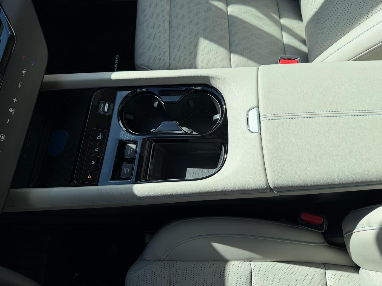 Nissan Murano AWD Platinum *Ltd Avail* 2026