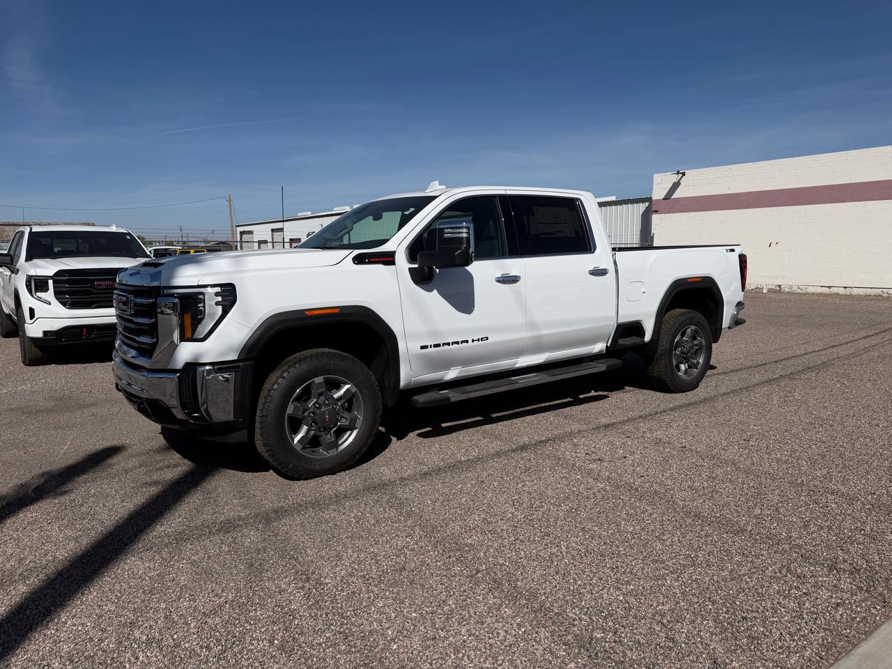 GMC Sierra 2500HD 4WD Crew Cab 159" SLT 2026