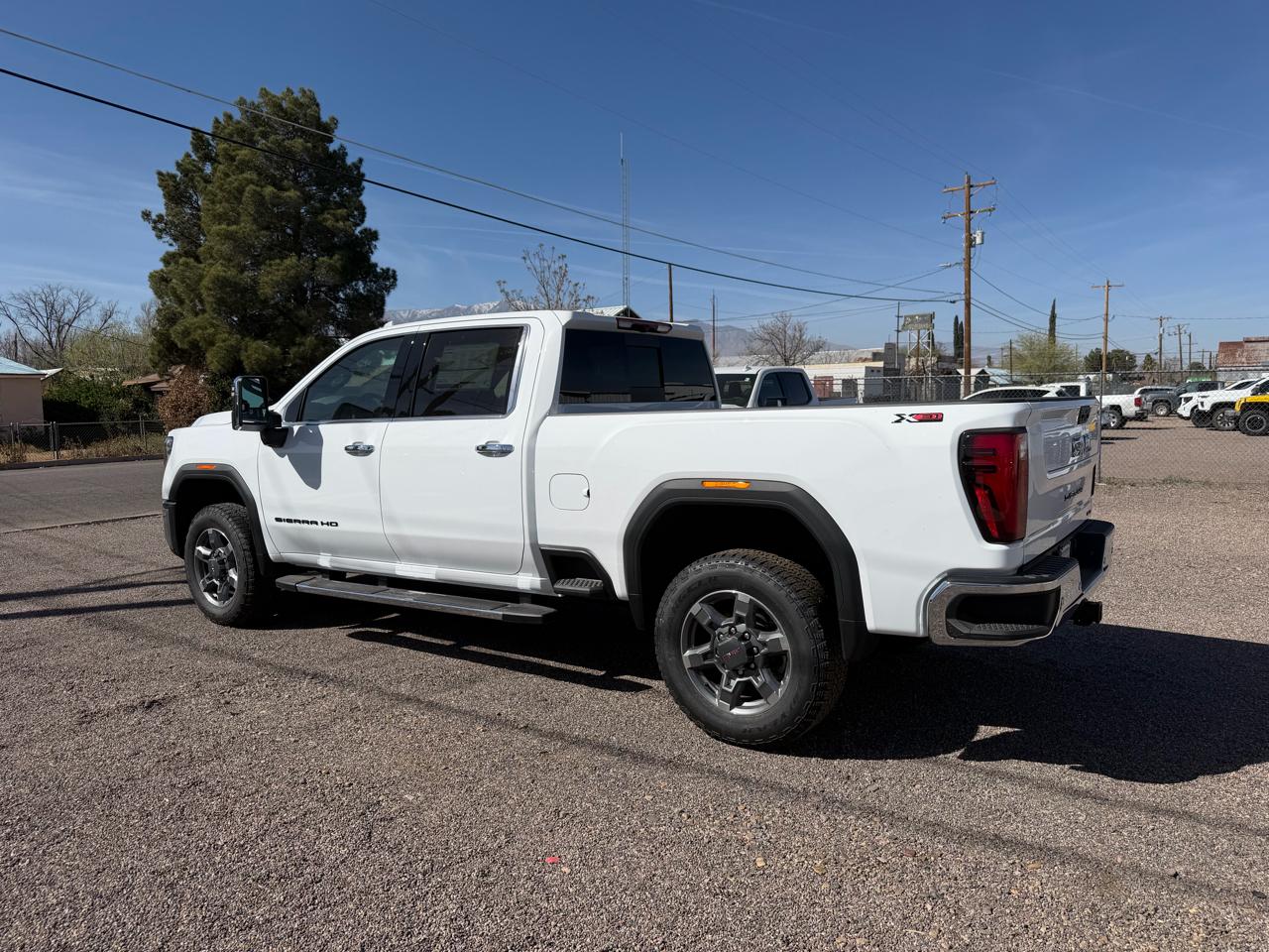 GMC Sierra 2500HD 4WD Crew Cab 159" SLT 2026