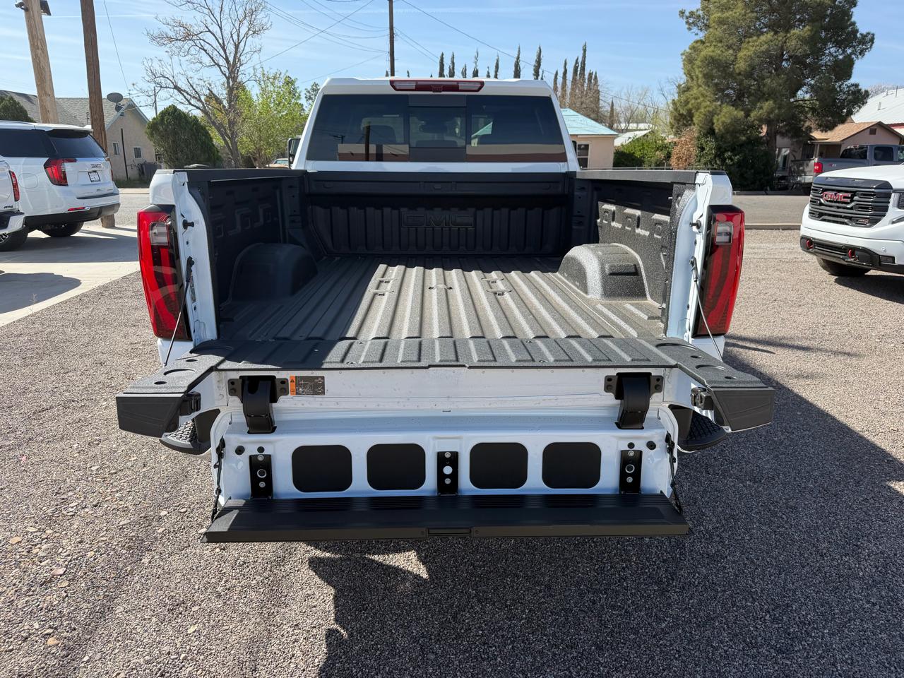 GMC Sierra 2500HD 4WD Crew Cab 159" SLT 2026