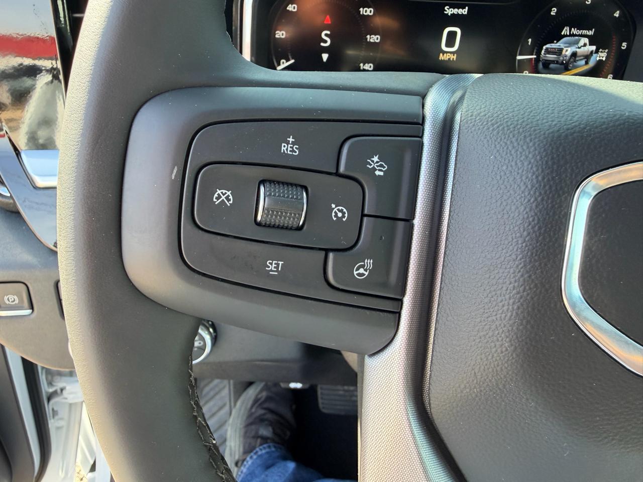 GMC Sierra 2500HD 4WD Crew Cab 159" SLT 2026