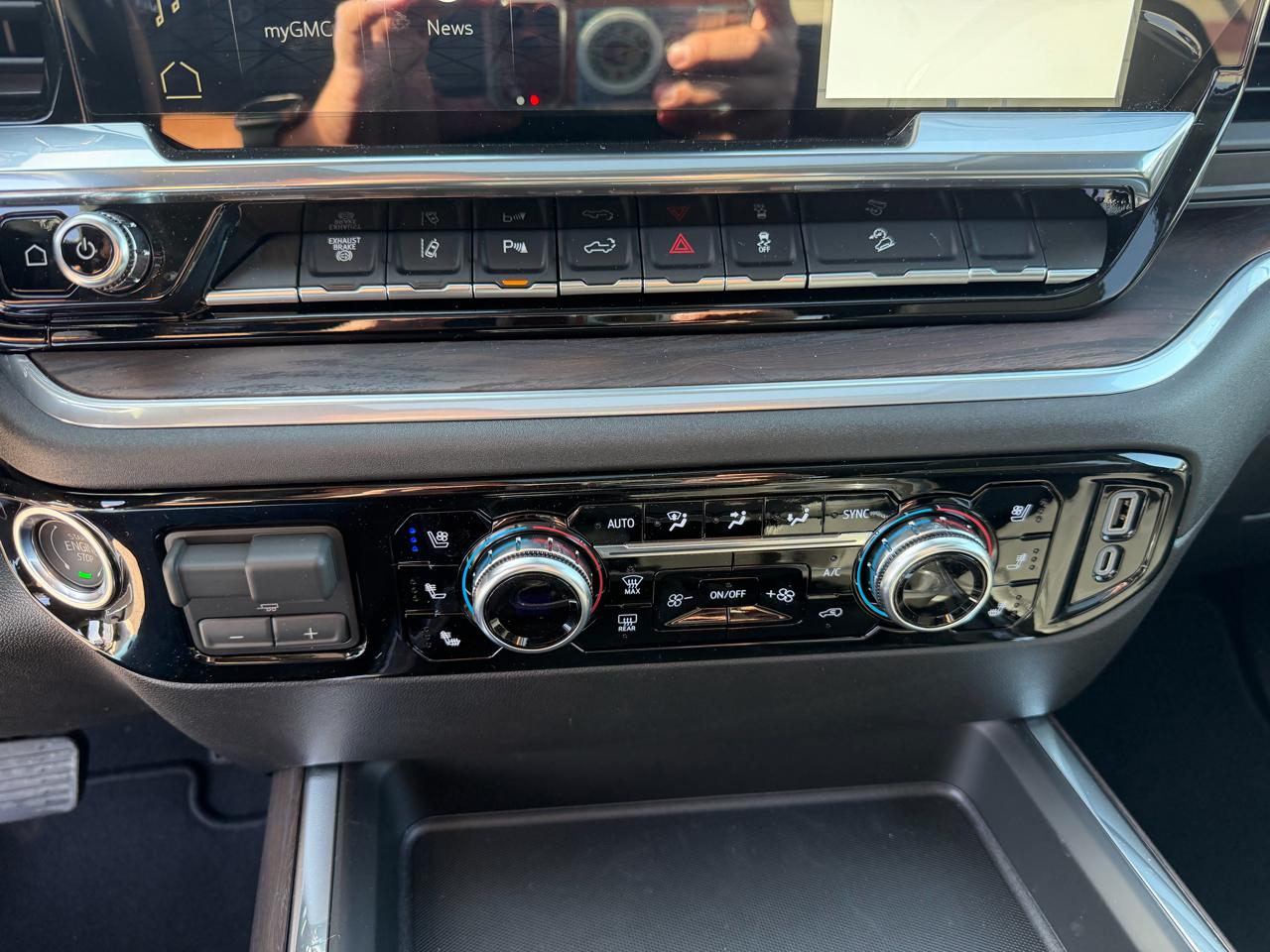 GMC Sierra 2500HD 4WD Crew Cab 159" SLT 2026