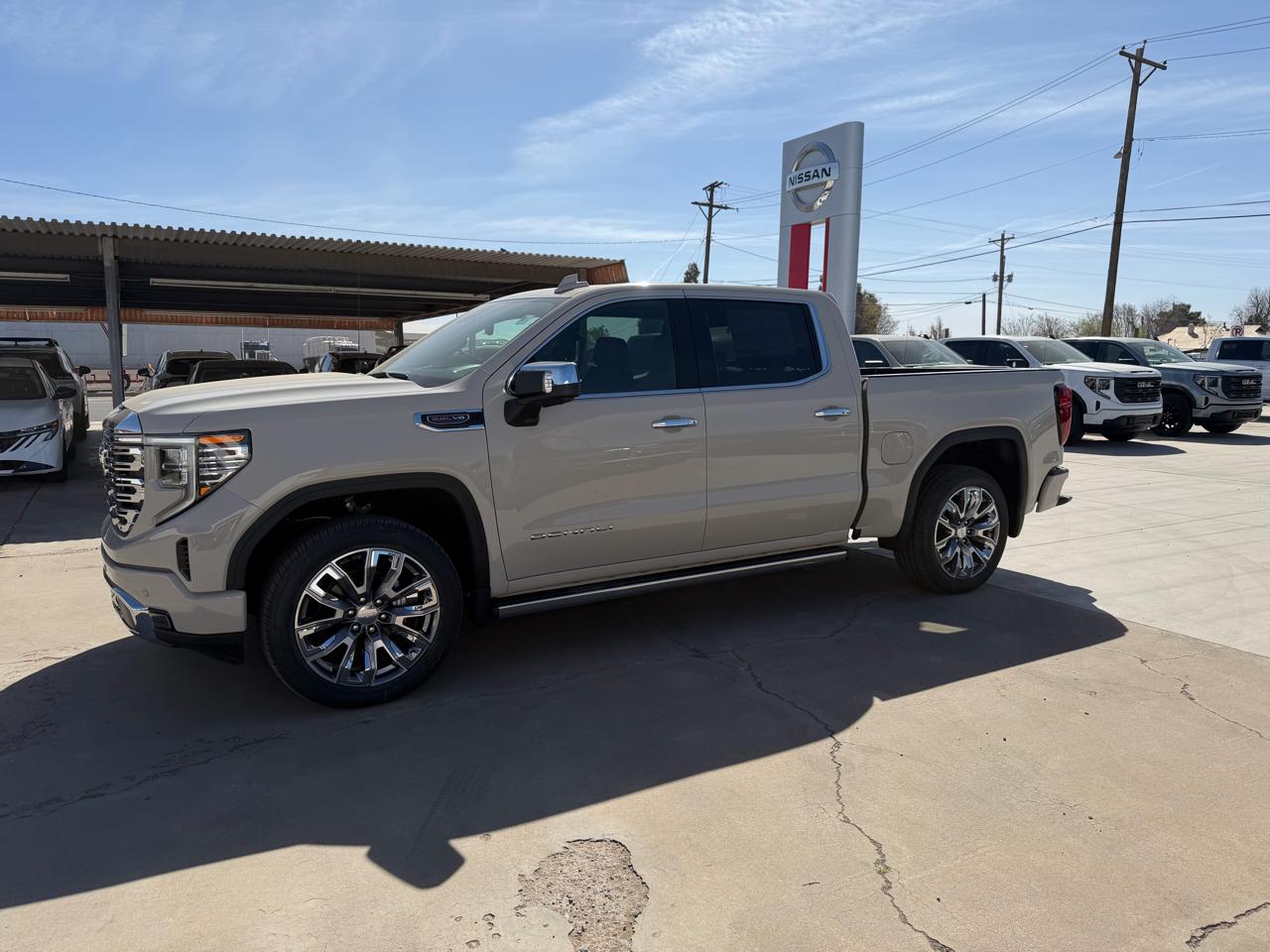 GMC Sierra 1500 4WD Crew Cab 147" Denali 2026