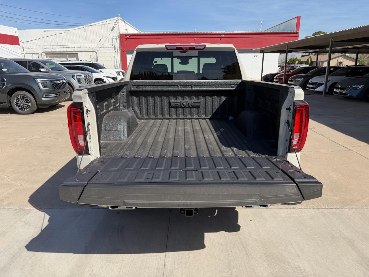 GMC Sierra 1500 4WD Crew Cab 147" Denali 2026