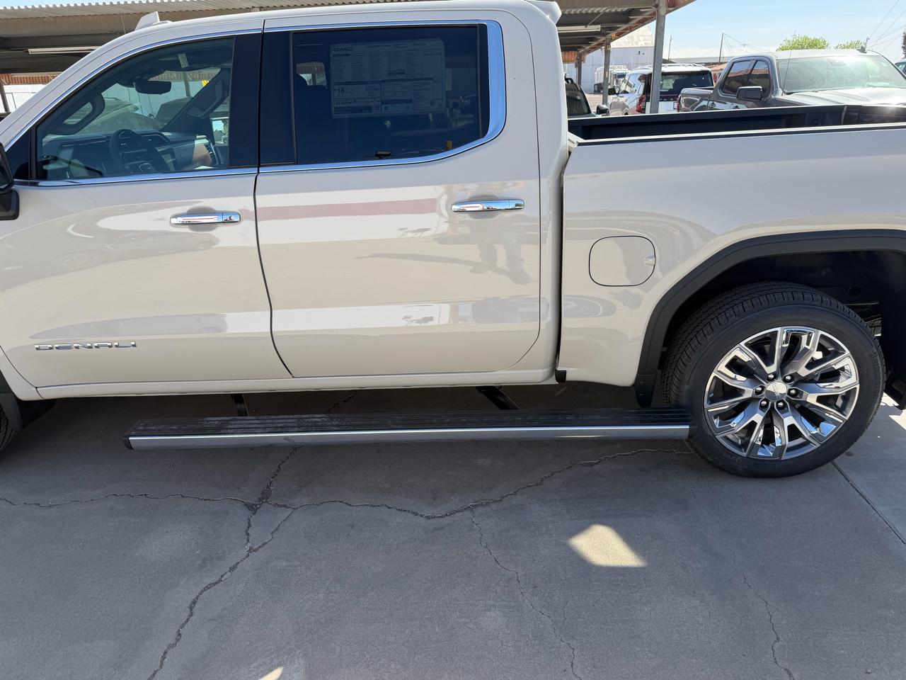 GMC Sierra 1500 4WD Crew Cab 147" Denali 2026