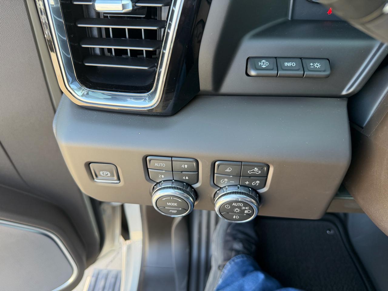 GMC Sierra 1500 4WD Crew Cab 147" Denali 2026