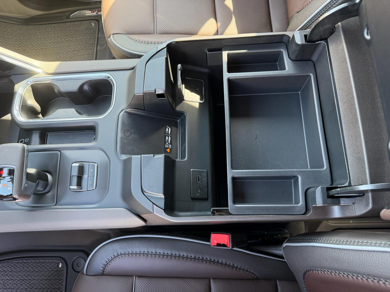 GMC Sierra 1500 4WD Crew Cab 147" Denali 2026