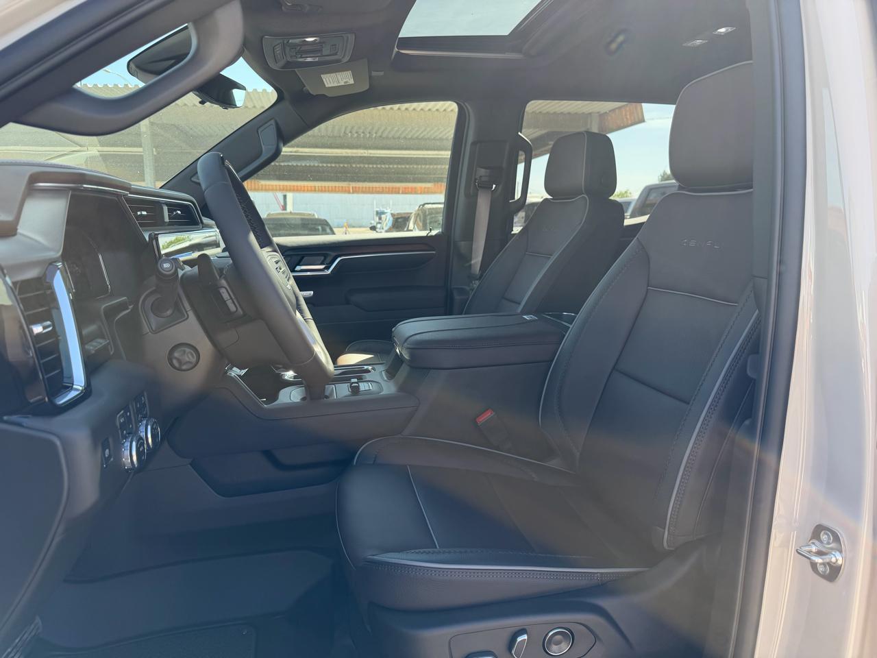 GMC Sierra 1500 4WD Crew Cab 147" Denali 2026