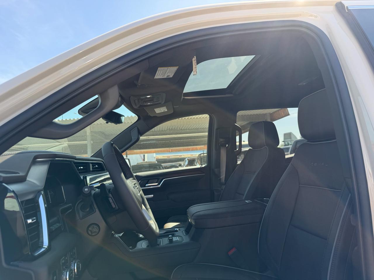 GMC Sierra 1500 4WD Crew Cab 147" Denali 2026