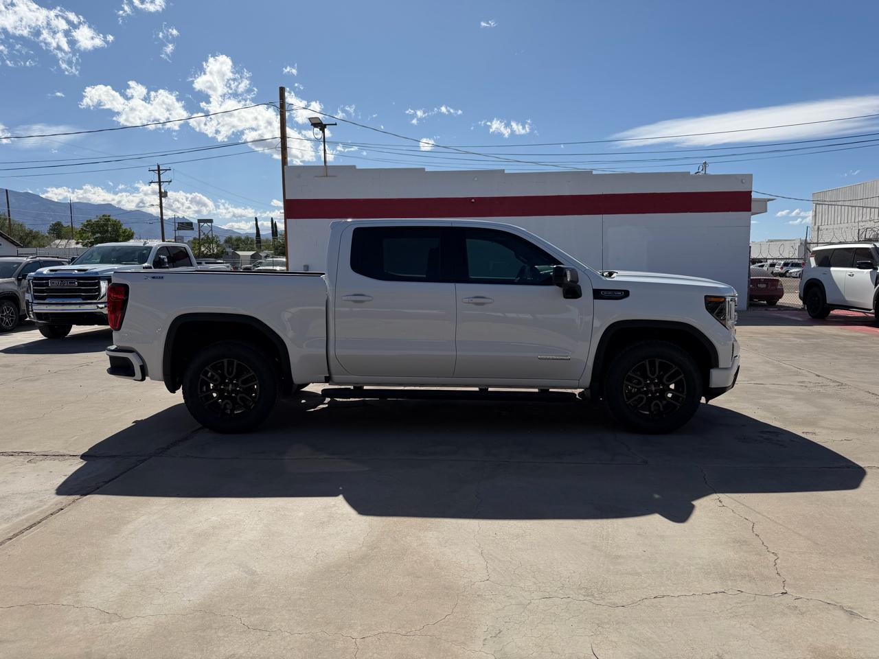 GMC Sierra 1500 4WD Crew Cab 147" Elevation w/3SB 2026