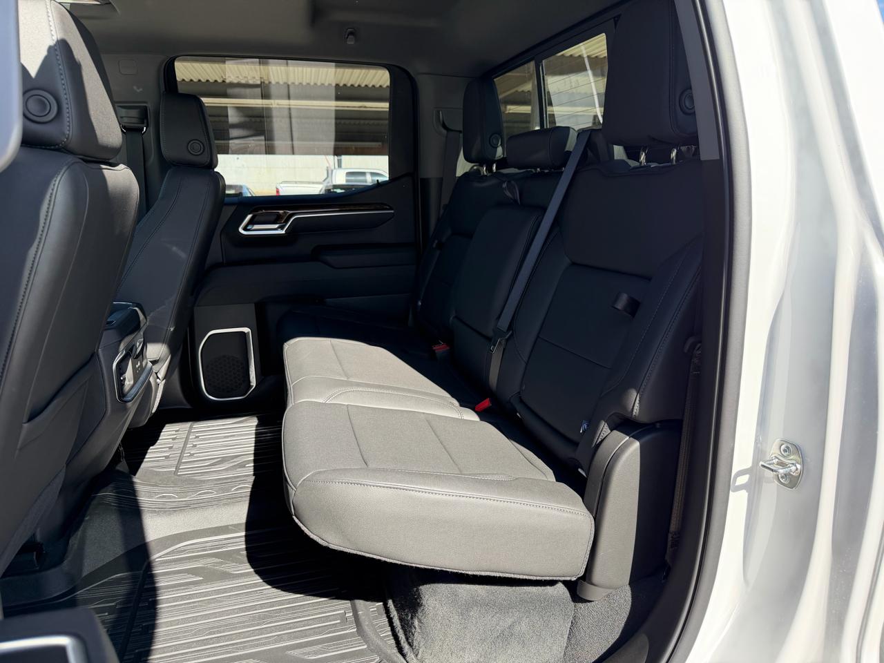 GMC Sierra 1500 4WD Crew Cab 147" Elevation w/3SB 2026