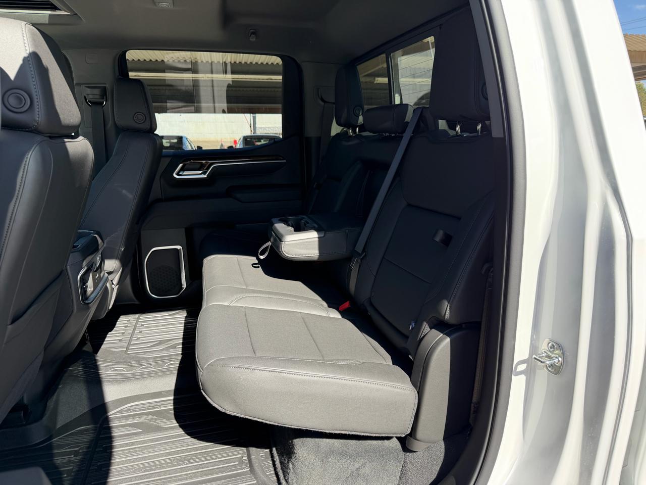 GMC Sierra 1500 4WD Crew Cab 147" Elevation w/3SB 2026