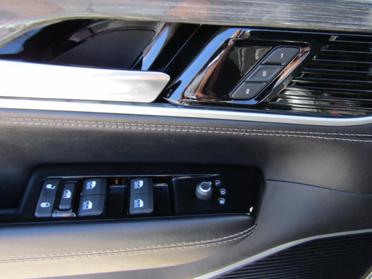 Jeep Wagoneer Series II 4x4 2022