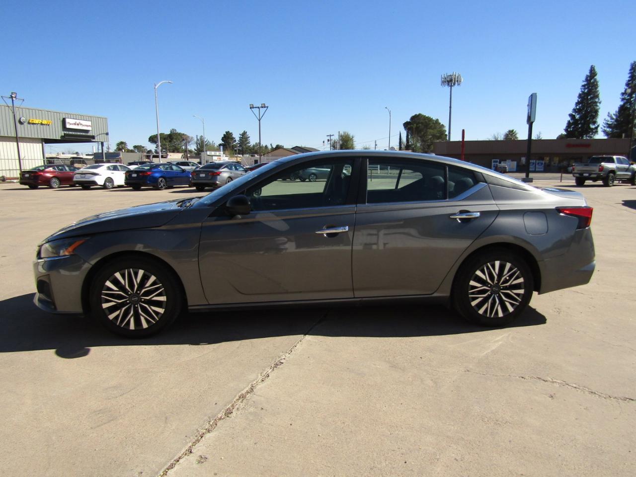 Nissan Altima 2.5 SV Sedan 2024