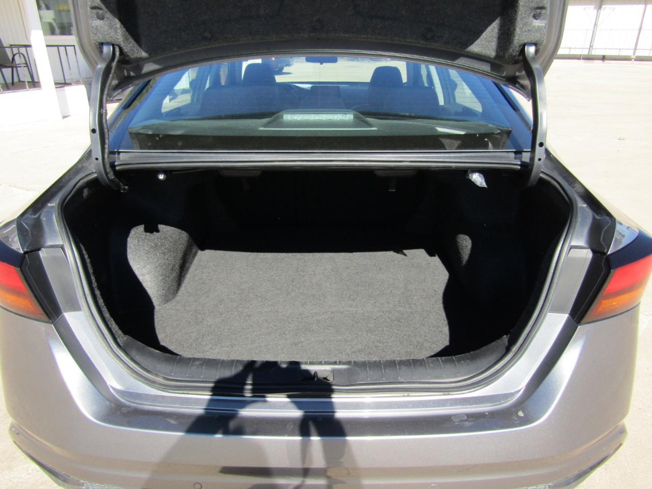 Nissan Altima 2.5 SV Sedan 2024