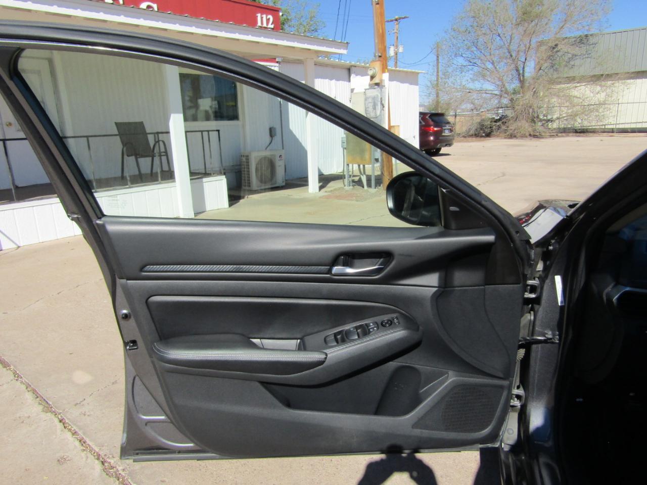 Nissan Altima 2.5 SV Sedan 2024