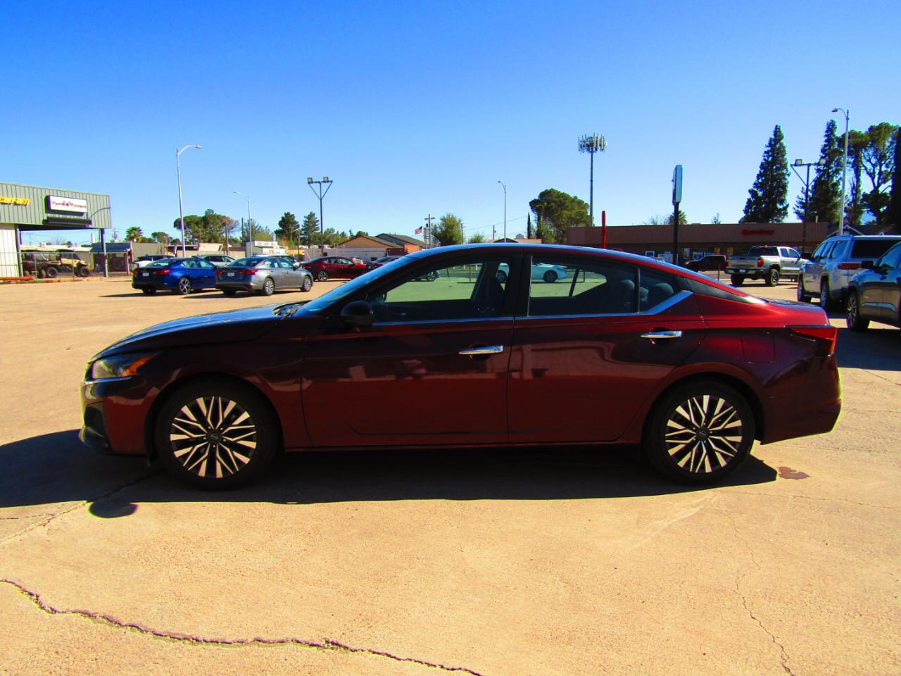 Nissan Altima 2.5 SV Sedan 2024