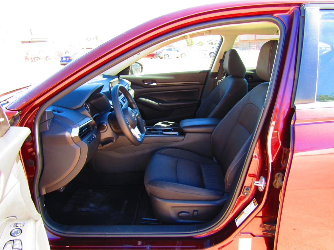 Nissan Altima 2.5 SV Sedan 2024