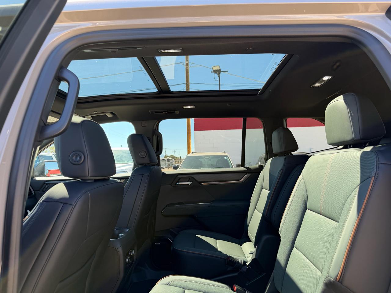 GMC Acadia AWD 4dr AT4 2026