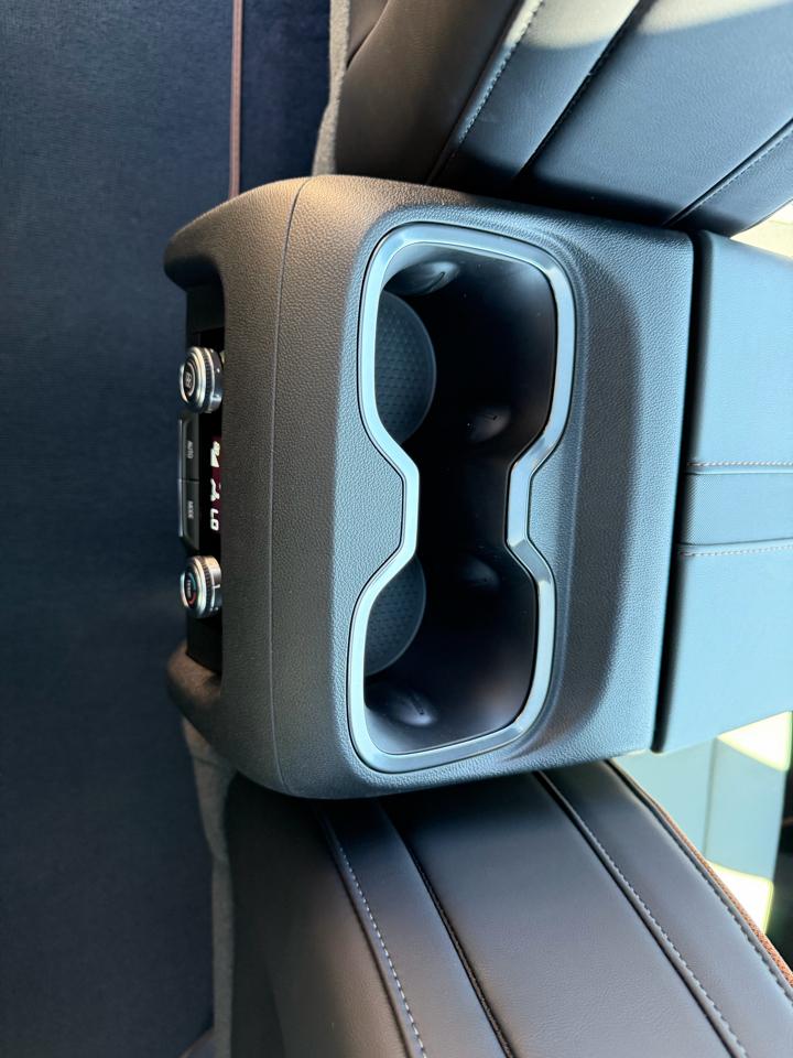 GMC Acadia AWD 4dr AT4 2026