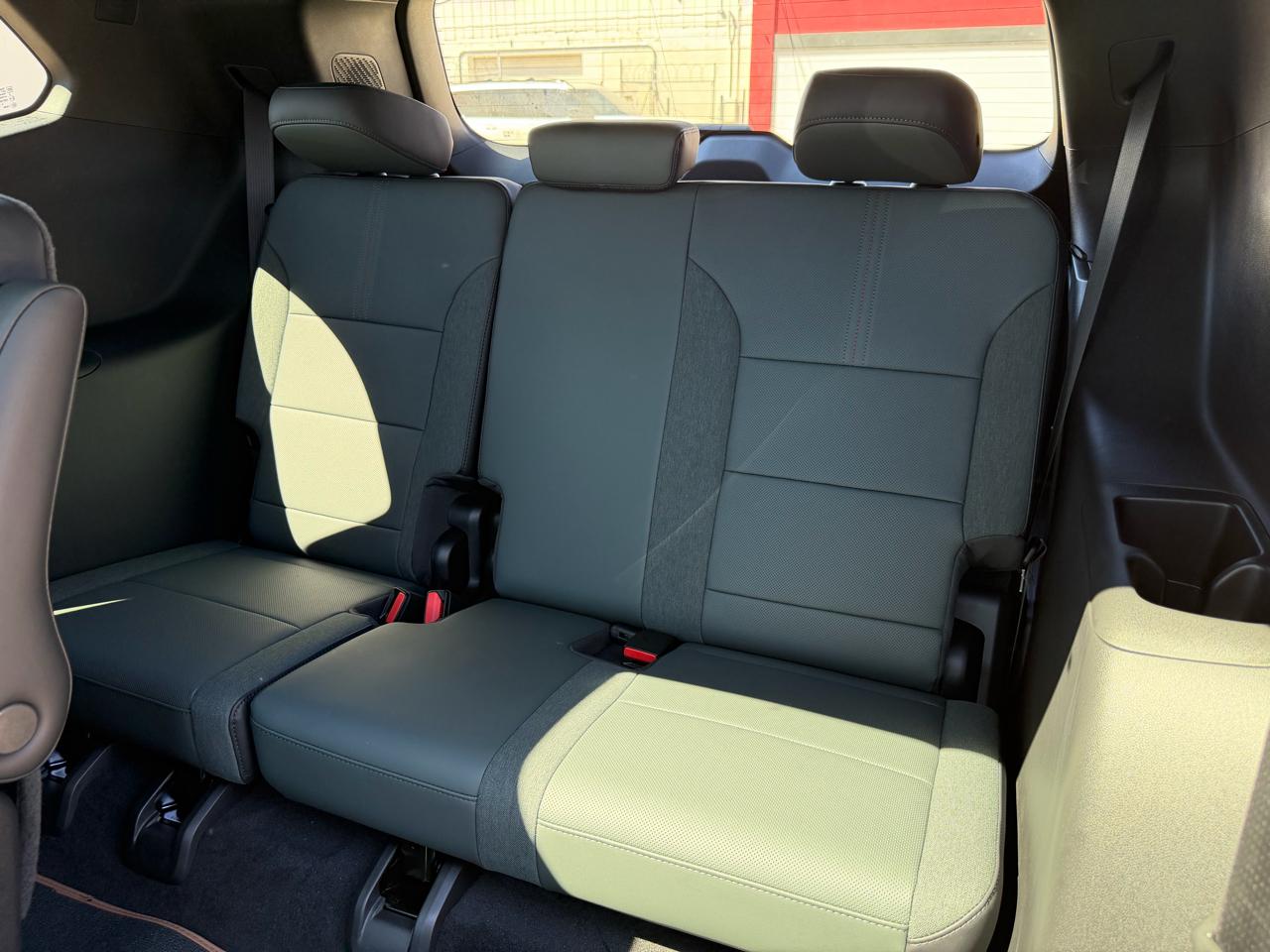 GMC Acadia AWD 4dr AT4 2026