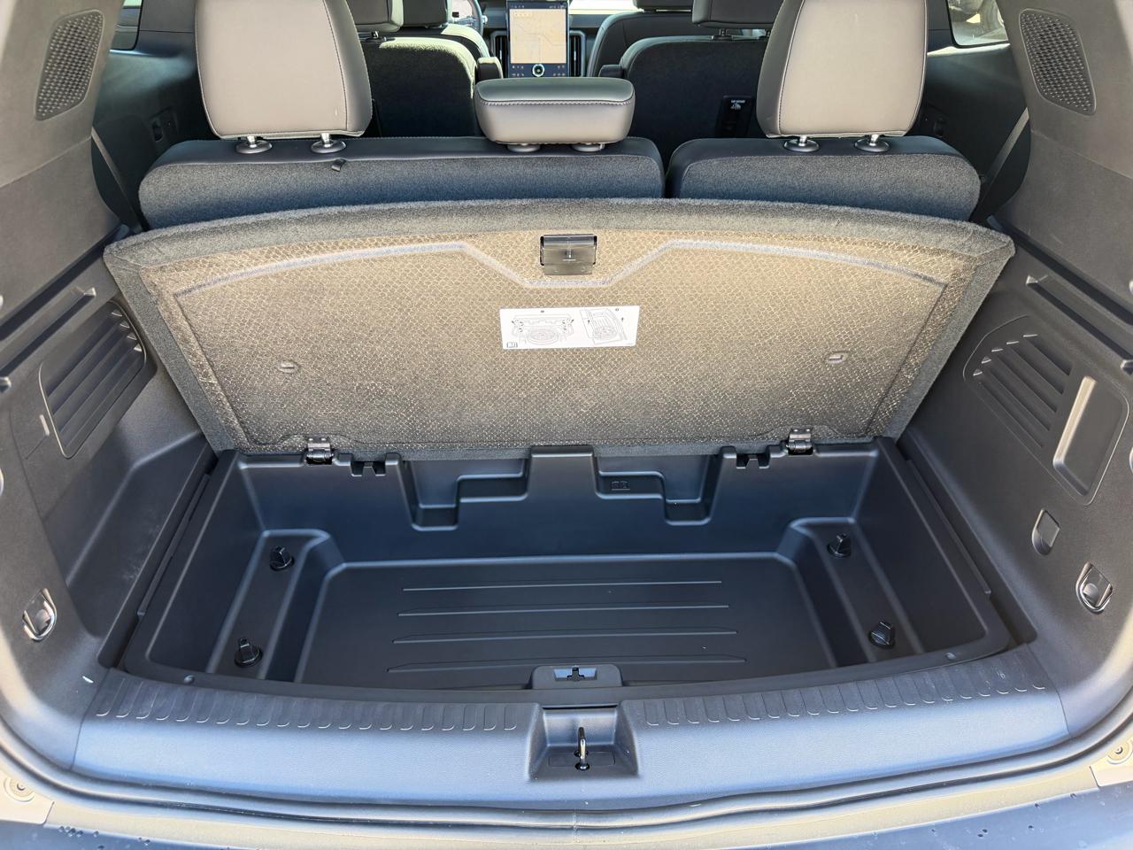 GMC Acadia AWD 4dr AT4 2026