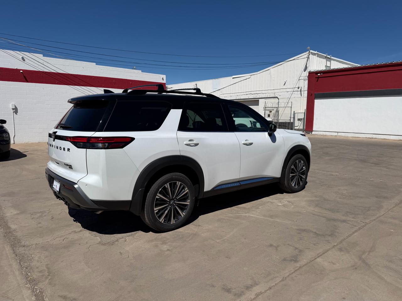 Nissan Pathfinder Platinum 4WD 2026