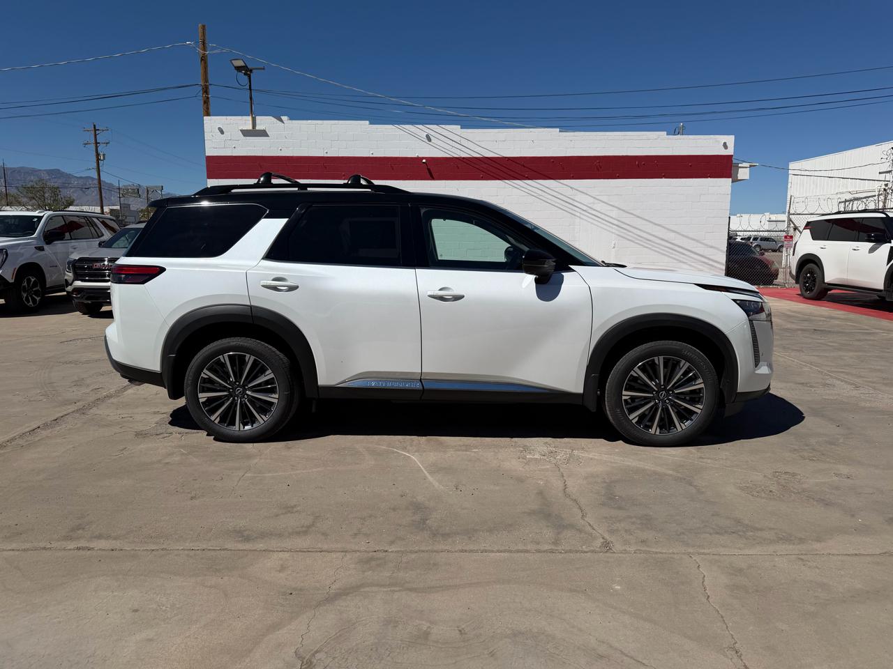 Nissan Pathfinder Platinum 4WD 2026