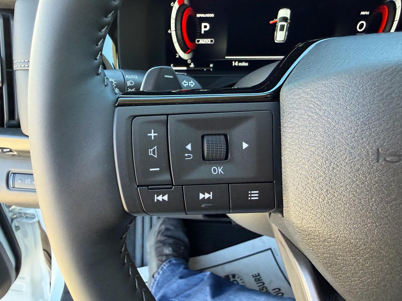 Nissan Pathfinder Platinum 4WD 2026