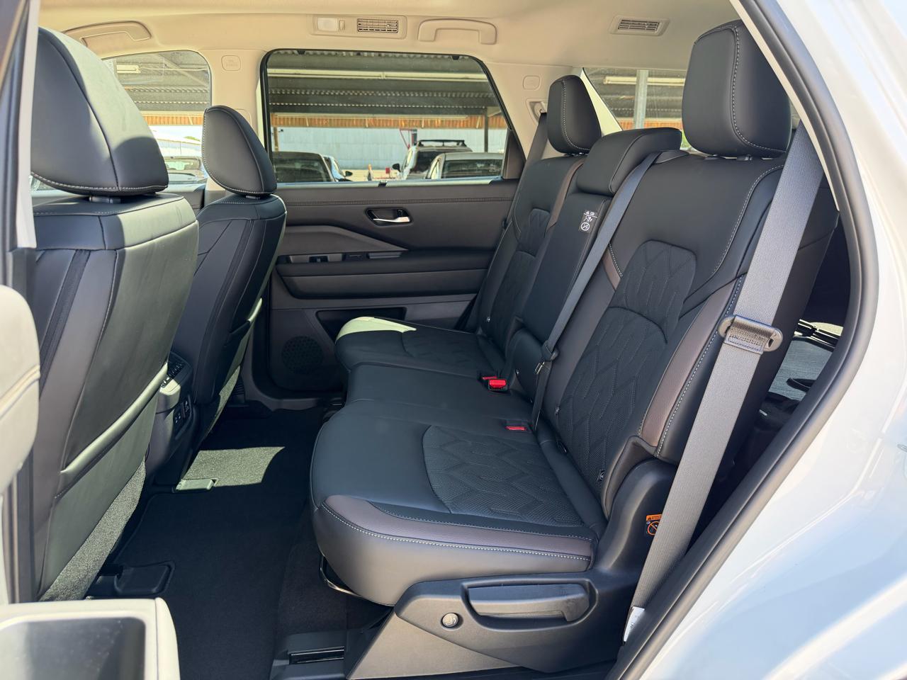 Nissan Pathfinder Platinum 4WD 2026