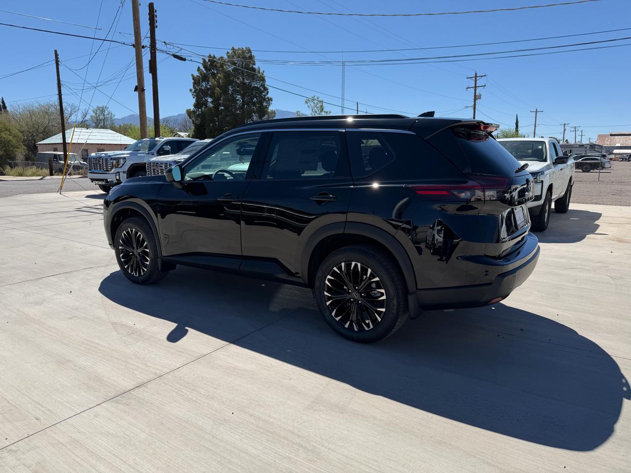 Nissan Rogue 2026.5 FWD Dark Armor 2026