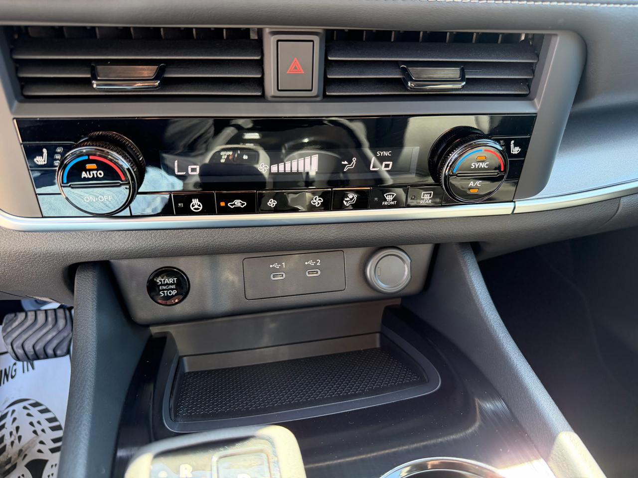 Nissan Rogue 2026.5 FWD Dark Armor 2026